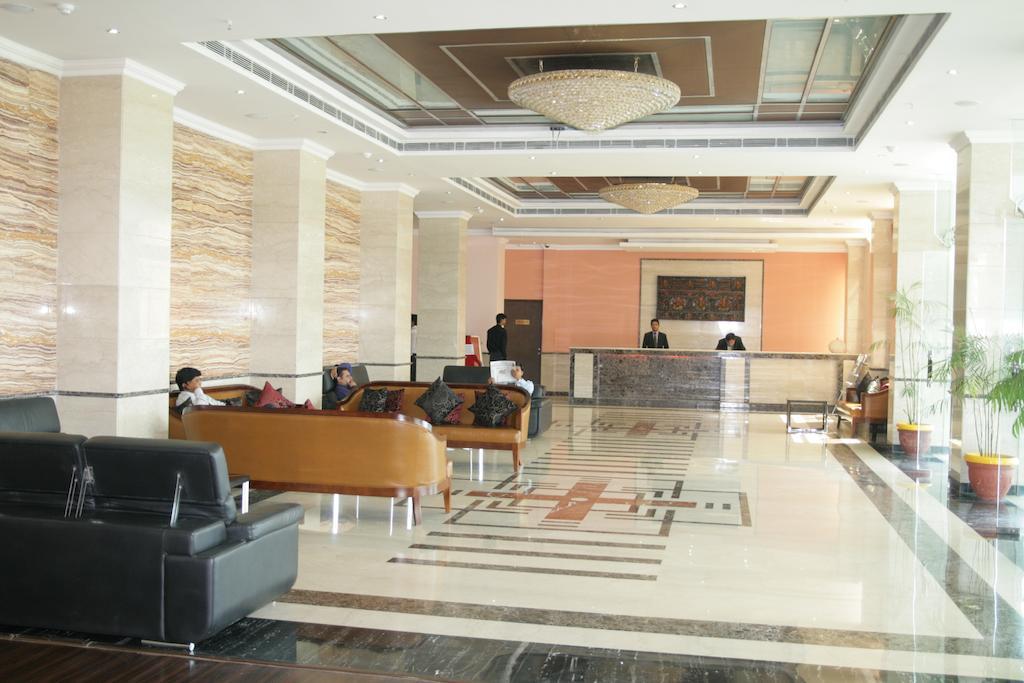 Hotel Saffron Kiran Noida Exterior foto