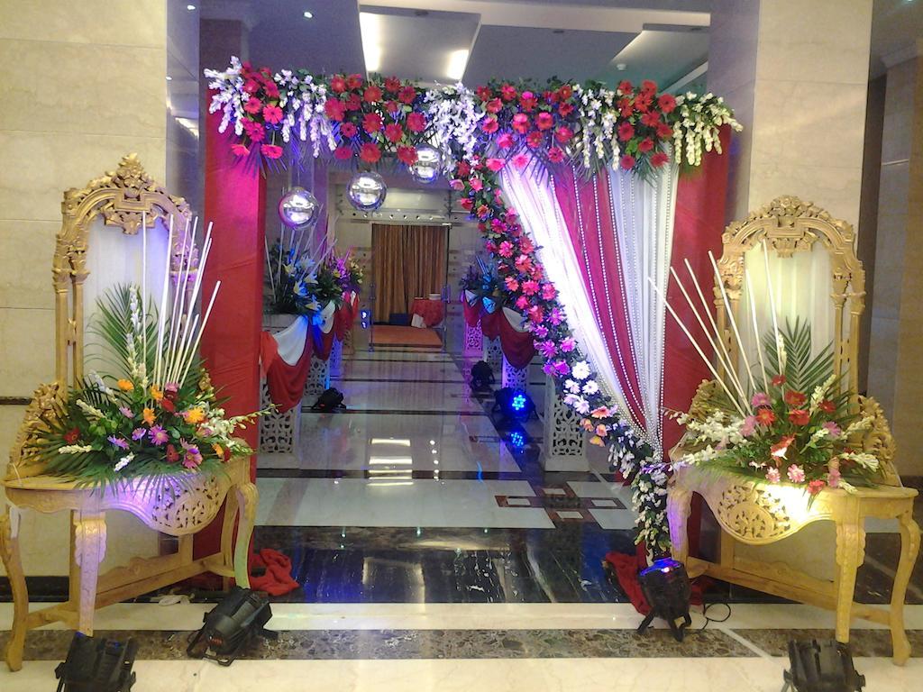 Hotel Saffron Kiran Noida Exterior foto
