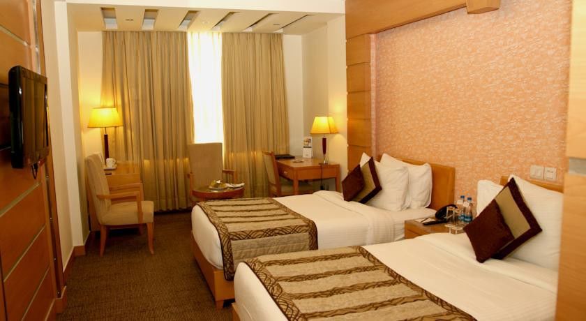 Hotel Saffron Kiran Noida Exterior foto