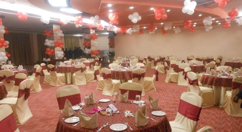 Hotel Saffron Kiran Noida Exterior foto